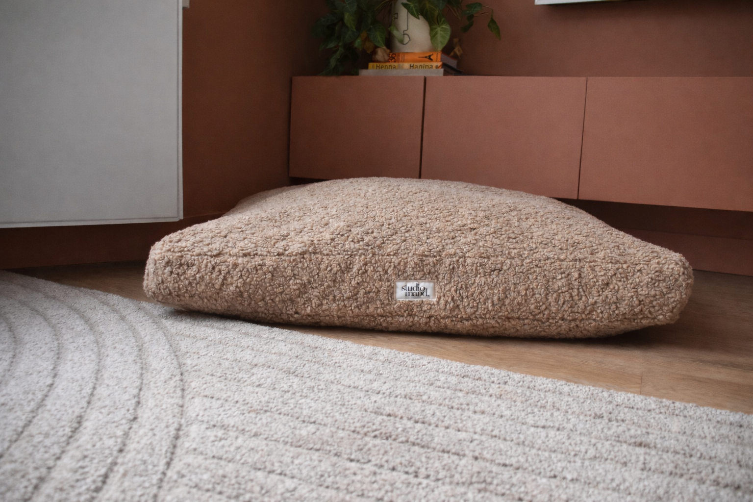 Ted - elegant hondenkussen met teddy look