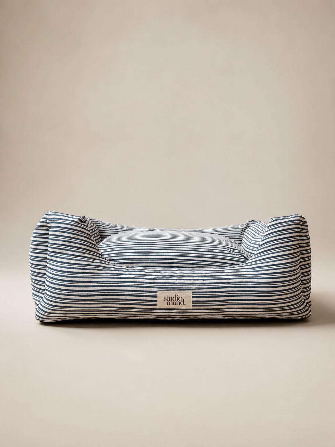 Hugo - hondenmand met blauwe streep