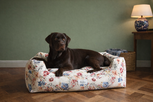 Bloom - klassieke hondenmand met bloemenprint