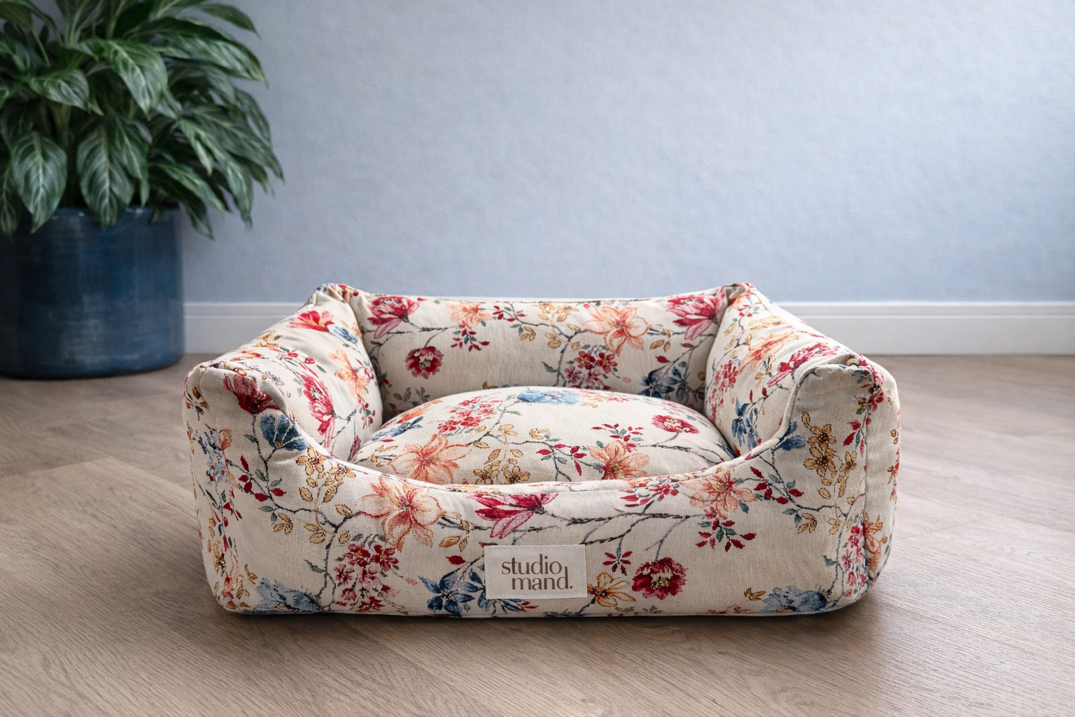 Bloom - klassieke hondenmand met bloemenprint