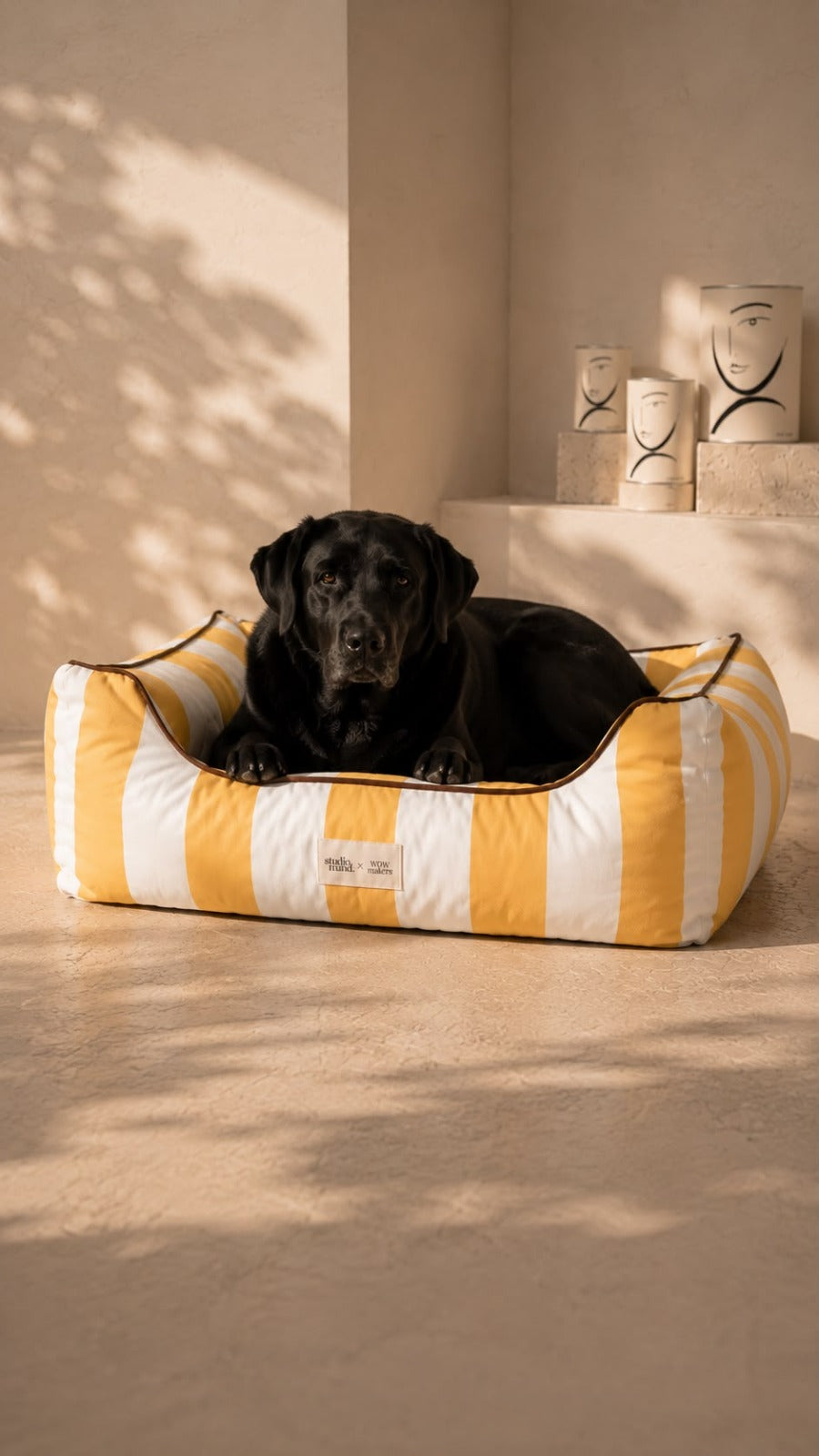 Wow Makers x Studio Mand. – Outdoor hondenmand geel/wit gestreept