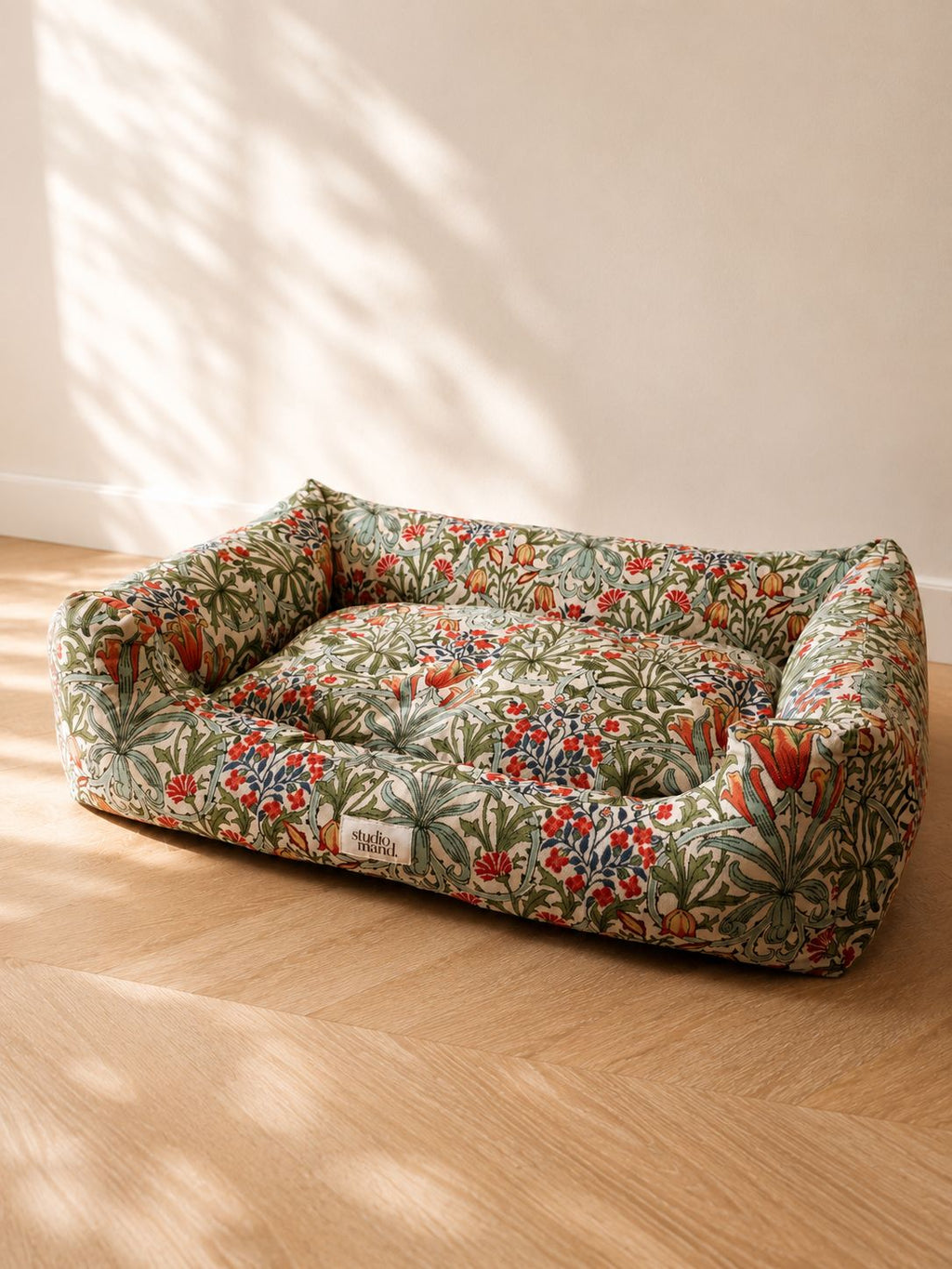Flora hondenmand met botanische bloemenprint