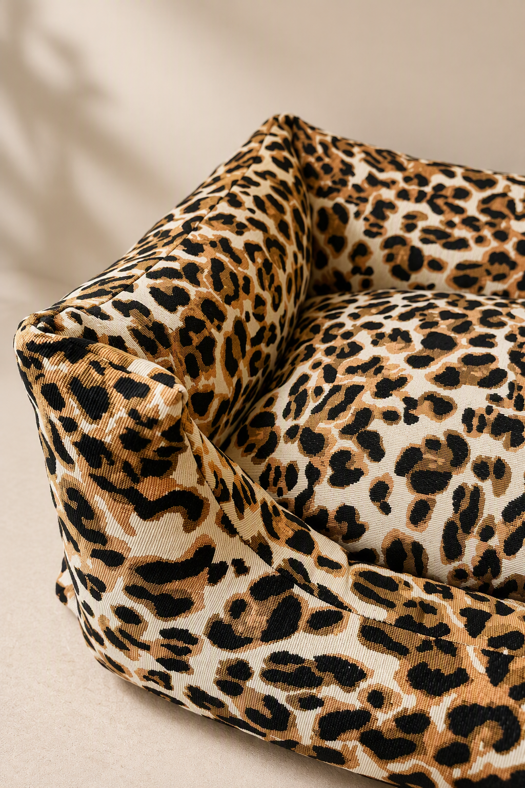 clode up mand luipaardprint